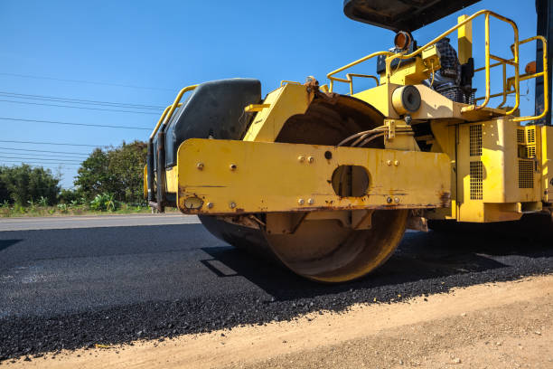 Best Asphalt Driveway Installation  in Cedarburg, WI